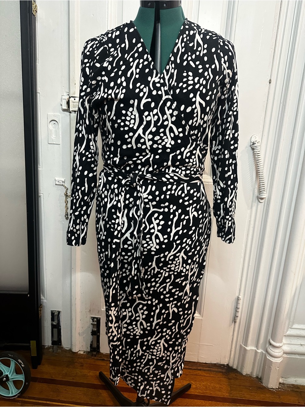 Diane Von Furstenberg Target Black and White Long Sleeve Wrap-Style Midi Dress